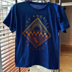 NWOT Urban Pipeline blue tshirt size Medium